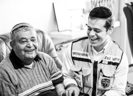 מתנדב איחוד הצלה תן כבוד