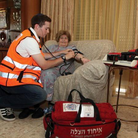 מתנדב איחוד הצלה תן כבוד