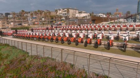 הקרן לידידות ואיחוד הצלה חנכו יחידת אופניים חשמליים ראשונה מסוגה בעלות 2.5 מיליון דולר כדי לאפשר הצלת חיים במהירות