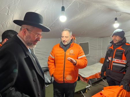 משבר הפליטים: הרב הראשי פגש את מתנדבי איחוד הצלה במולדובה