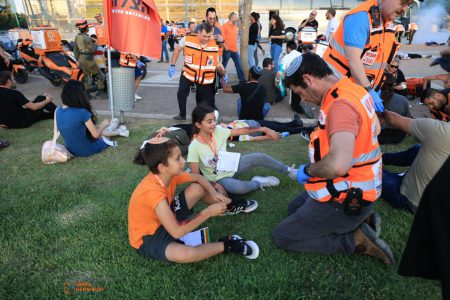 זה רק תרגיל: עשרות נפגעים טופלו על ידי מתנדבי איחוד הצלה בזירת פיצוץ באוטובוס.