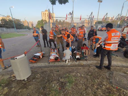 זה רק תרגיל: עשרות נפגעים טופלו על ידי מתנדבי איחוד הצלה בזירת פיצוץ באוטובוס.