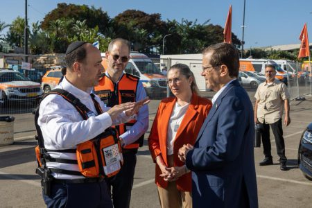 הנשיא הרצוג למתנדבים: ״אני מצדיע לכם ולארגון המדהים הזה. הצלת נפש אחת היא עולם מלא, אז תחשבו כמה עולמות הצלתם.״