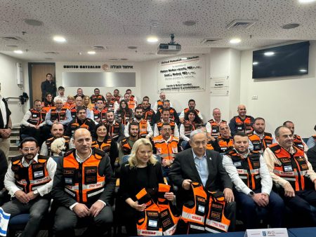 ראש הממשלה נתניהו ורעייתו בביקור במטה איחוד הצלה: "אתם ראויים לכל הכרה על הצלת חיים"
