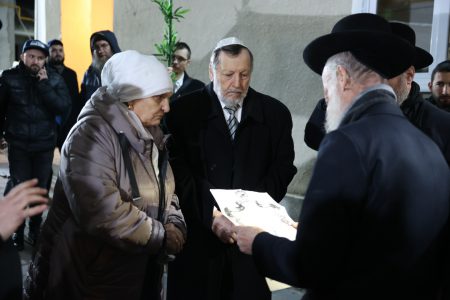 בזמן מתקפות הטילים על אוקראינה שתי חתונות יהודיות בקישינב